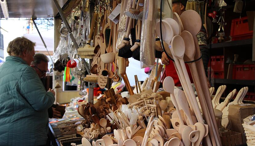 Am Montag füllt der große Krämermarkt die Innenstadt: Bis zu 230 Händler bieten von 8 bis 18 Uhr alles an, was das Herz begehrt Am Montag füllt der große Krämermarkt die Innenstadt: Bis zu 230 Händler bieten von 8 bis 18 Uhr alles an, was das Herz begehrt