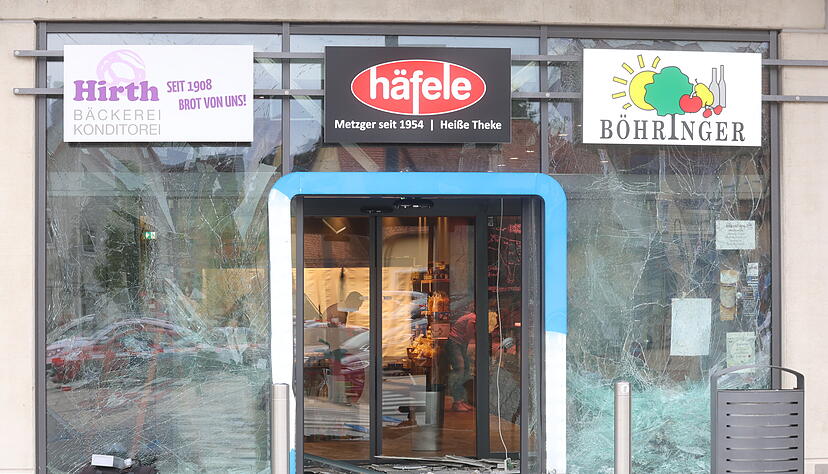 Bei der Automatensprengung in der Markthalle Offenau entstand ein hoher Schaden. Bei der Automatensprengung in der Markthalle Offenau entstand ein hoher Schaden.
