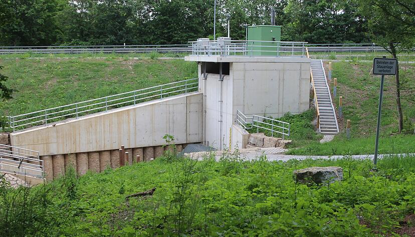 Nach dem Unwetter 2016 wurde unter anderem das Hochwasserrückhaltebecken Hängelbach gebaut. Es hat am 7. Juni Schlimmeres verhindert.