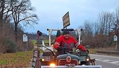In Donnbronn: Norbert Weinerts Protest gegen Lebensmitteleinzelhandel (LEH). In Donnbronn: Norbert Weinerts Protest gegen Lebensmitteleinzelhandel (LEH).