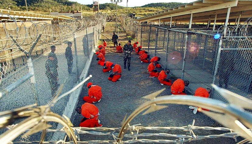 Die Rechtslage der Gefangenen in Guant&aacute;namo, ihre Haftbedingungen, Berichte &uuml;ber die verwendeten Verh&ouml;r- und Foltermethoden f&uuml;hrten international zu einem Aufschrei. (Archivbild)