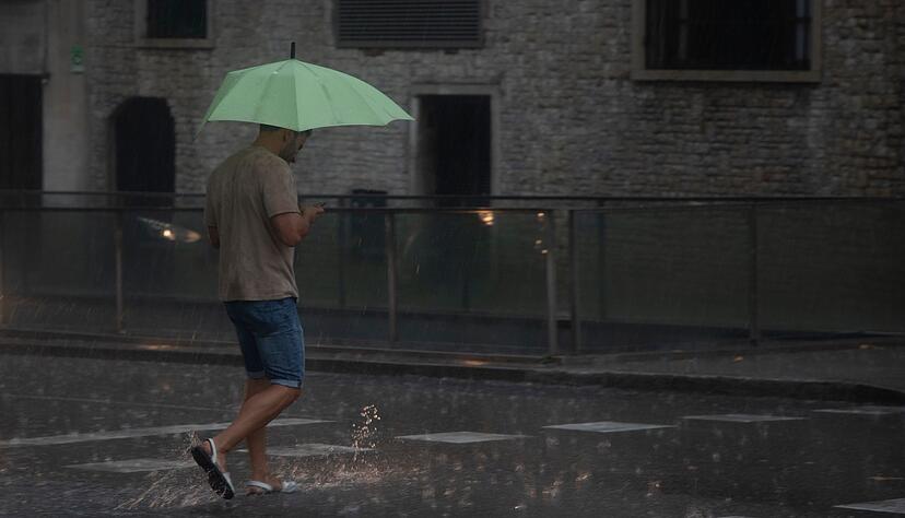 Angekündigt wurden bis zu 50 Liter Regen pro Quadratmeter.