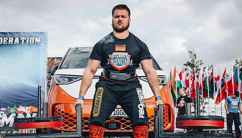 Auch  Autos hebt der 30-j&auml;hrige Christoph Carle bei Wettbewerben in die H&ouml;he.