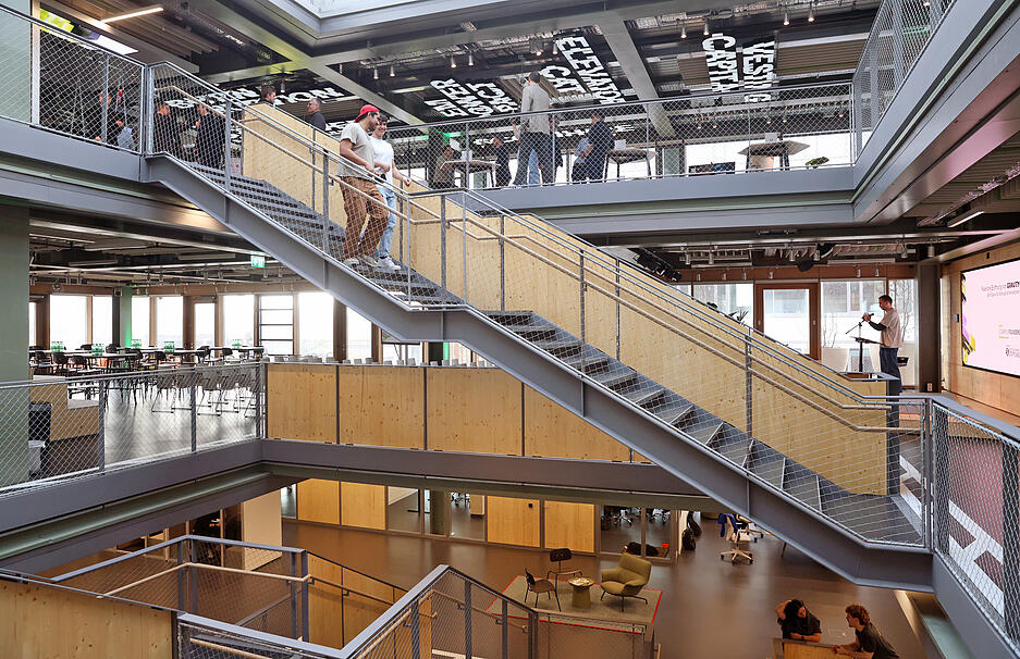 Im Gravity treffen Unternehmertum, Wissenschaft und Zukunftsdenken aufeinander. Im Gravity treffen Unternehmertum, Wissenschaft und Zukunftsdenken aufeinander.