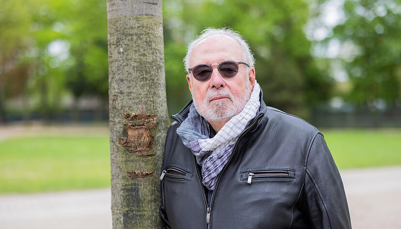 „’n Abend allerseits“: Heribert Faßbender hatte wesentlichen Anteil daran, dass es am 11. Dezember 1984 erstmals in Deutschland die Fußball-Bundesliga live zu sehen gab. „’n Abend allerseits“: Heribert Faßbender hatte wesentlichen Anteil daran, dass es am 11. Dezember 1984 erstmals in Deutschland die Fußball-Bundesliga live zu sehen gab.