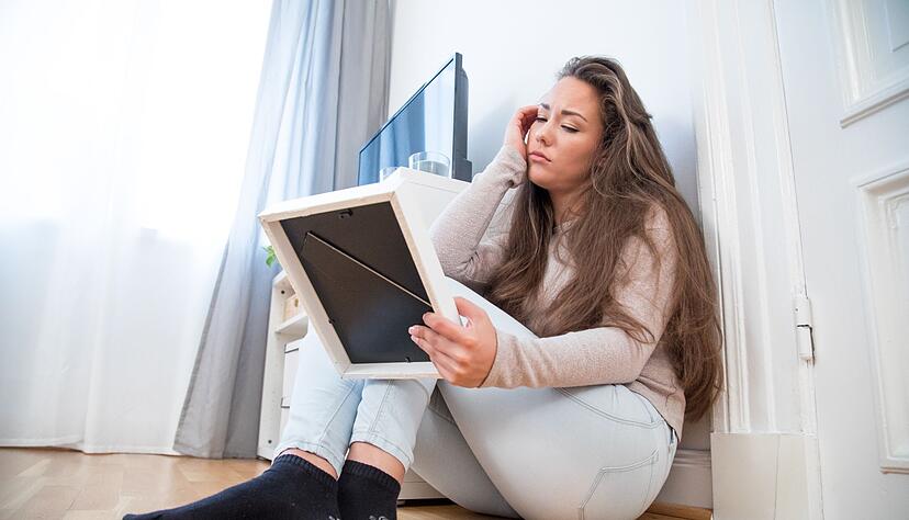 Was wäre wenn... Anfangs sei es normal, dass man hofft, man kann einen Ex-Partner zurückgewinnen, sagen Experten. Doch man sollte bedenken, dass diese Phase vorübergeht, wenn man diese Gedanken bewusst loslässt. Was wäre wenn... Anfangs sei es normal, dass man hofft, man kann einen Ex-Partner zurückgewinnen, sagen Experten. Doch man sollte bedenken, dass diese Phase vorübergeht, wenn man diese Gedanken bewusst loslässt.