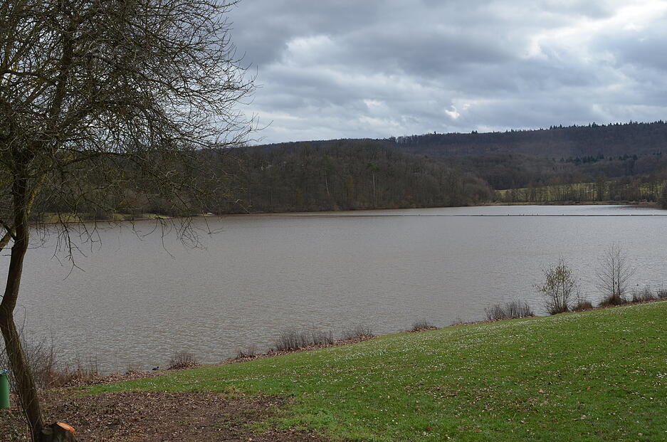 Die Ehmetsklinge liegt ruhig da. Im Sommer steppt hier der Bär. Die Ehmetsklinge liegt ruhig da. Im Sommer steppt hier der Bär.