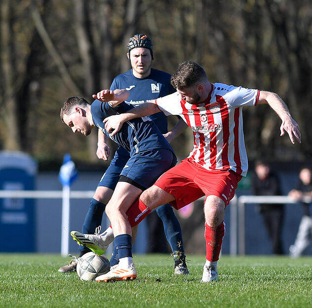 Ein Lucky Punch von Joker Cristian Giles Sanchez ließ am Samstagnachmittag das Türkspor-Lager im Neckarsulmer Verbandsliga-Stadtderby nach einem 0:1-Rückstand doch noch jubeln, über drei Punkte und die Verbesserung auf Tabellenplatz zwei. Ein Lucky Punch von Joker Cristian Giles Sanchez ließ am Samstagnachmittag das Türkspor-Lager im Neckarsulmer Verbandsliga-Stadtderby nach einem 0:1-Rückstand doch noch jubeln, über drei Punkte und die Verbesserung auf Tabellenplatz zwei.