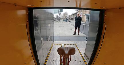Spannende Ein- und Ausblicke im Video: Das neue Radhaus am Heilbronner Hauptbahnhof mit vollautomatischer Fahrradgarage auf acht Ebenen.
Foto: Manuel Maier