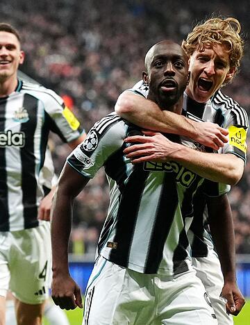 Yoane Wissa und Anthony Gordon waren zwei der drei Torsch&uuml;tzen von Newcastle gegen Eindhoven.