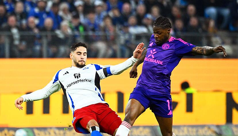 Ging als HSV-Kapitän voran: Ludovit Reis (l)