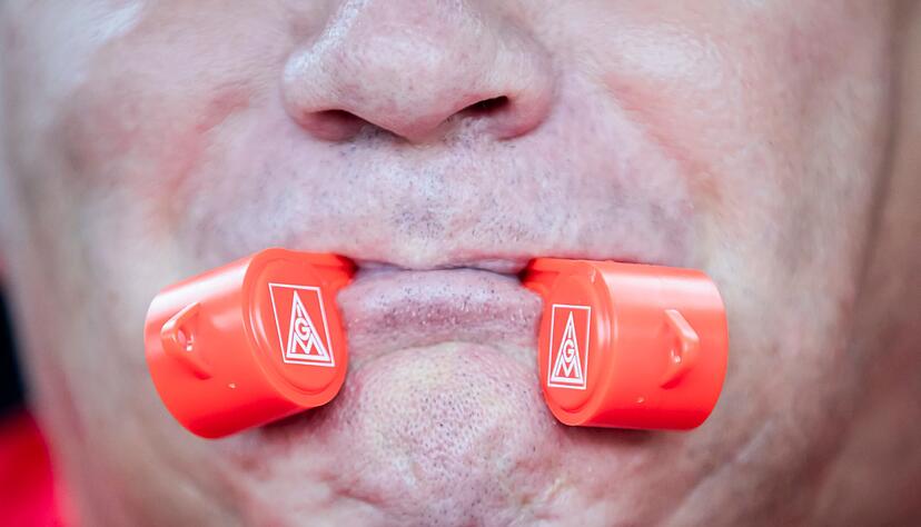 In einem Monat beginnen die Tarifverhandlungen in der Metall- und Elektroindustrie. Ab Ende Oktober sind auch Warnstreiks möglich. (Archivbild) In einem Monat beginnen die Tarifverhandlungen in der Metall- und Elektroindustrie. Ab Ende Oktober sind auch Warnstreiks möglich. (Archivbild)