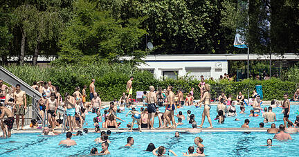 Hitze-Wochenende: Freibad Neckarhalde Heilbronn