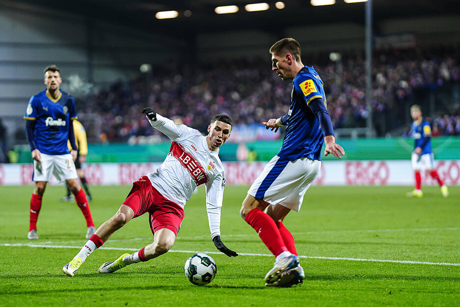 Bilal El Khannouss: Schwacher Auftritt des Marokkaners. El Khannouss fand nicht ins Spiel und bekam keinen kreativen Freiraum. Beste Aktion: Der Freisto&szlig; vor dem 1:0. Note: 4