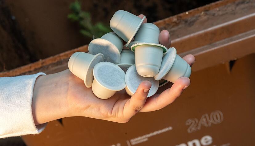 Wohin mit den kompostierbaren Kaffeekaseln?