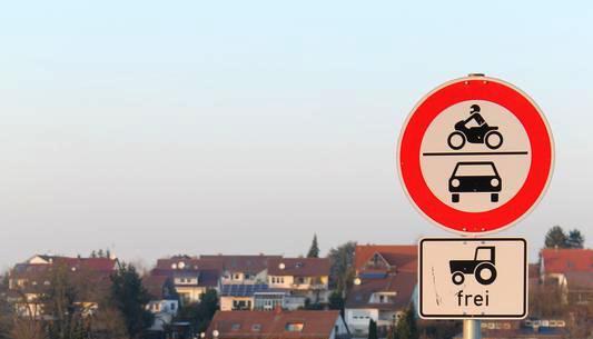 Der Friedrichshaller Riedweg ist beliebt &minus; und teils verboten.Foto: Alexander Klug