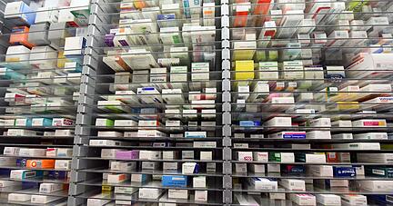 Wegen Mangel: Mittlerweile ist die Einfuhr nicht zugelassener Antibiotika-Säfte aus dem Ausland in Deutschland erlaubt. Wegen Mangel: Mittlerweile ist die Einfuhr nicht zugelassener Antibiotika-Säfte aus dem Ausland in Deutschland erlaubt.