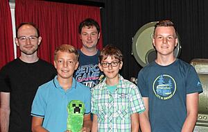 Marcel Milbich (hinten) und sein Team (von links): Samuel Eberhardt, Tobias Trick (12), Sören Pfaller (12) und Fabian Grill.