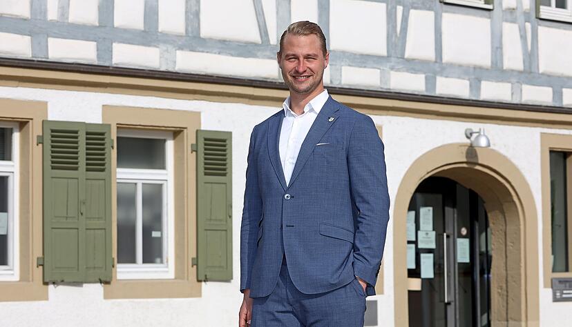 Thomas Einfalt ist seit zwei Jahren B&uuml;rgermeister in Hardthausen am Kocher. Er hat in seiner Amtszeit noch einiges vor. Gro&szlig;e Themen sind zum Beispiel die Lebensmittelnahversorgung und die &auml;rztliche Versorgung im Ort.
Foto: Ralf Seidel
