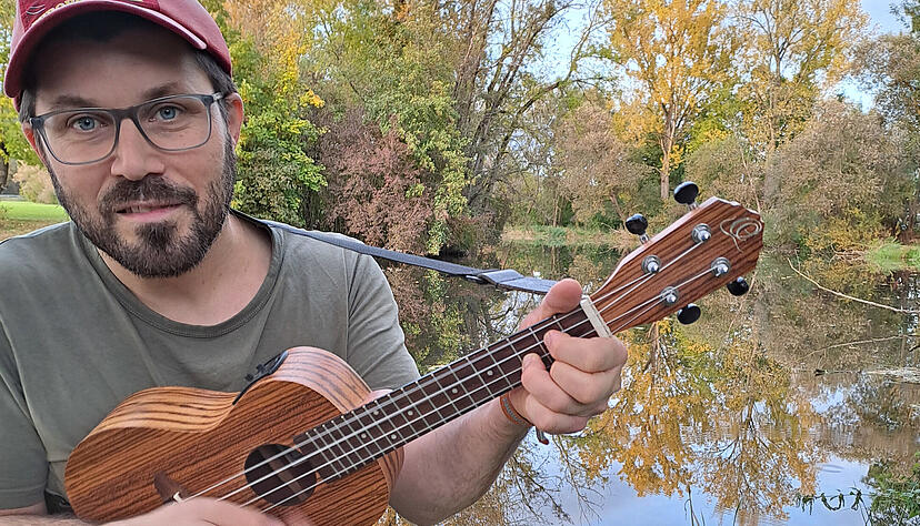 Jedes Jahr aufs Neue eine &bdquo;Stern-Stunde&ldquo; ist das Neujahrskonzert des Westernh&auml;user Dorfbarden Siggi Stern.