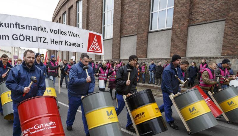 Siemens Mitarbeiter protestieren bei einer Demonstration im November 2017 gegen die Schließung des Werkes in Görlitz: Foto: Nikolai Schmidt/Archiv
