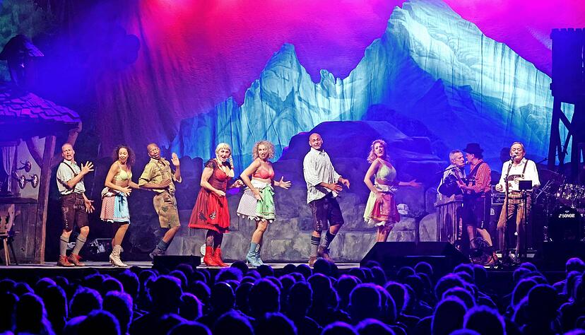 Deftige Dialoge, sprühender Sexappeal − der Watzmann bei seinem letzten Ruf in der Harmonie Heilbronn.
Foto: Ralf Seidel Deftige Dialoge, sprühender Sexappeal − der Watzmann bei seinem letzten Ruf in der Harmonie Heilbronn.
Foto: Ralf Seidel