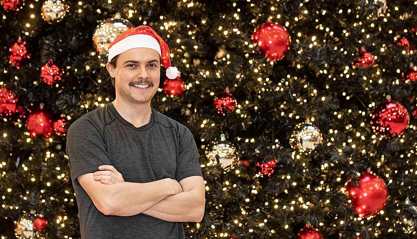 Brock Maschmeyer ist Familienmensch, liebt Weihnachten und freut sich auf den Tag, an dem er an Weihnachten wieder zu Hause ist.
Foto: Andreas Veigel