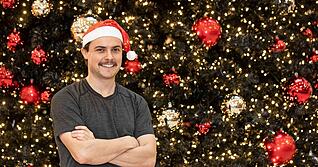 Brock Maschmeyer ist Familienmensch, liebt Weihnachten und freut sich auf den Tag, an dem er an Weihnachten wieder zu Hause ist.
Foto: Andreas Veigel