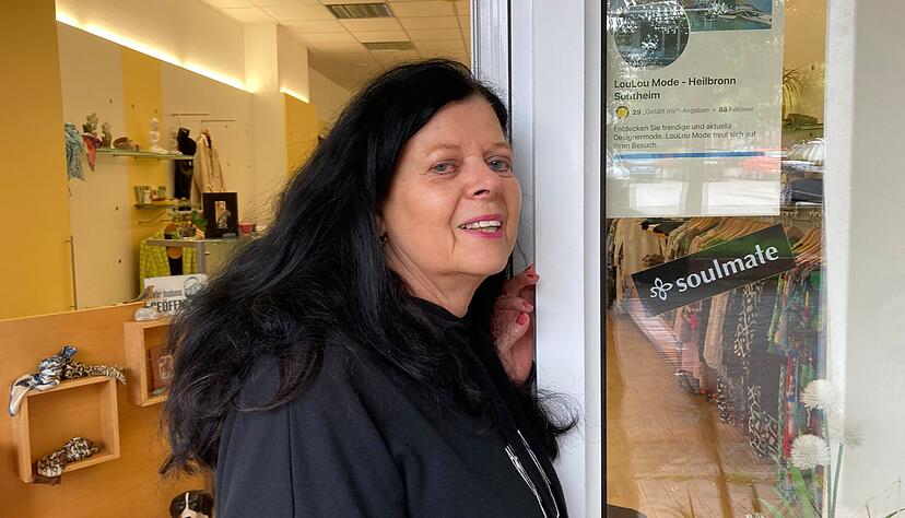 Renate Riedl w&uuml;nscht sich nicht nur Kontrollen gegen Tempos&uuml;nder, sondern auch gegen Leute, die Kippen in der Gegend rumschmei&szlig;en.