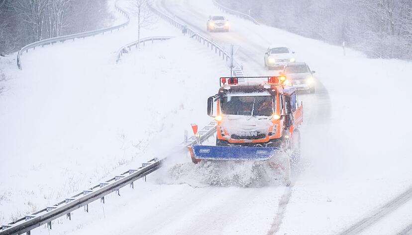 Räumfahrzeuge hatten viel zu tun. # Räumfahrzeuge hatten viel zu tun. #