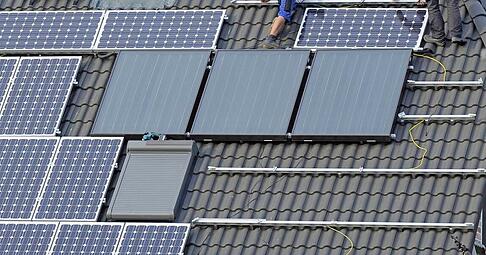 Der Landkreis Heilbronn hat 2025 so viele Photovoltaikanlagen ans Netz gebracht wie kein anderer in Baden-W&uuml;rttemberg.