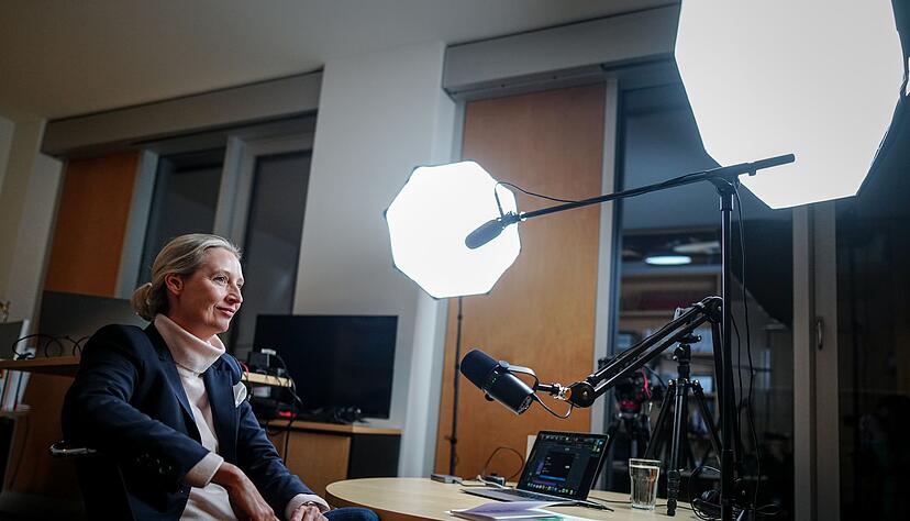 AfD-Chefin Alice Weidel kurz vor ihrem Talk mit Elon Musk. AfD-Chefin Alice Weidel kurz vor ihrem Talk mit Elon Musk.