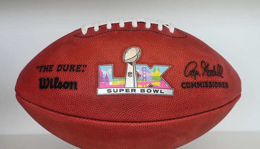 Die Seattle Seahawks und die New England Patriots treffen im Super Bowl LX aufeinander.