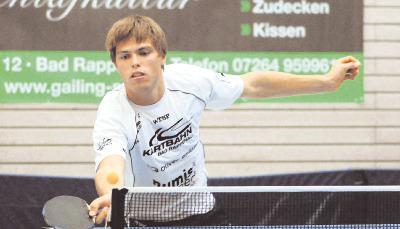 Gutes H&auml;ndchen: Sven Happek setzte sich f&uuml;r den TV Bad Rappenau sowohl in den beiden Einzeln als auch im Doppel durch.Foto: Klaus Kr&uuml;ger