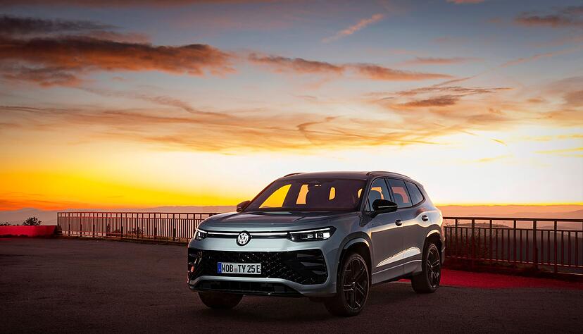 Mit elektrischer Energie bis in die Nacht? Kommt drauf an, zumindest betr&auml;gt die rein elektrische Reichweite je nach Modell &uuml;ber 100 Kilometer.