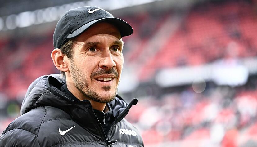 Freiburgs Trainer Julian Schuster geht mit Zuversicht ins Achtelfinal-Rückspiel gegen Genk. (Archivbild) Freiburgs Trainer Julian Schuster geht mit Zuversicht ins Achtelfinal-Rückspiel gegen Genk. (Archivbild)
