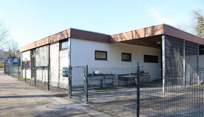 Das bestehende Sch&uuml;lerhaus in Neuenstein wird abgerissen und durch einen eingeschossigen Containerbau ersetzt.