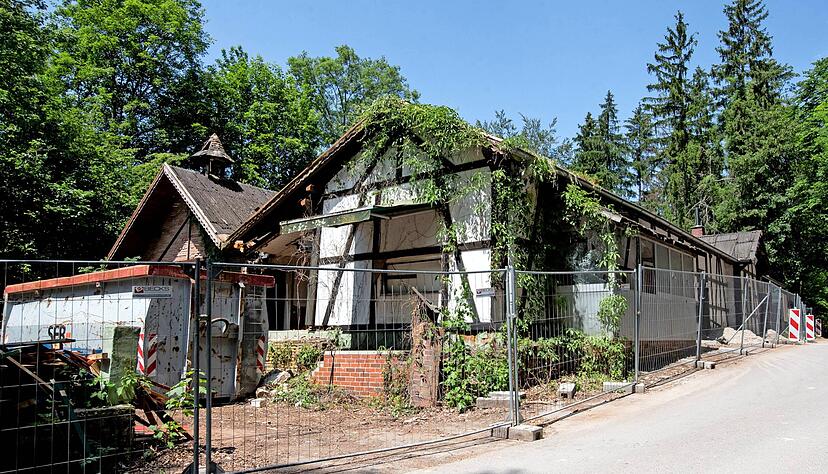 Das ehemalige Ausflugslokal Waldschänke im Heilbronner Köpfertal ist einsturzgefährdet und wird abgebrochen. Das ehemalige Ausflugslokal Waldschänke im Heilbronner Köpfertal ist einsturzgefährdet und wird abgebrochen.