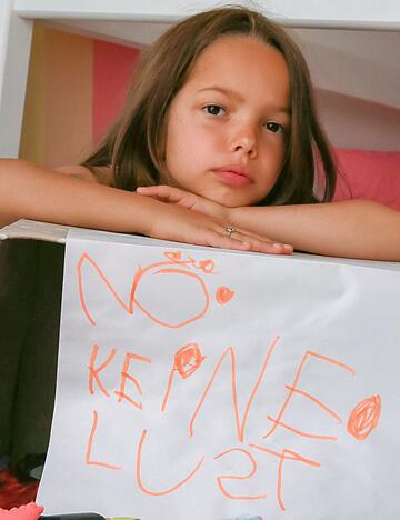 Das Kind ist bockig und Ihre Meinung scheint unwichtig? Als Eltern muss man solche Laune auch mal aushalten.