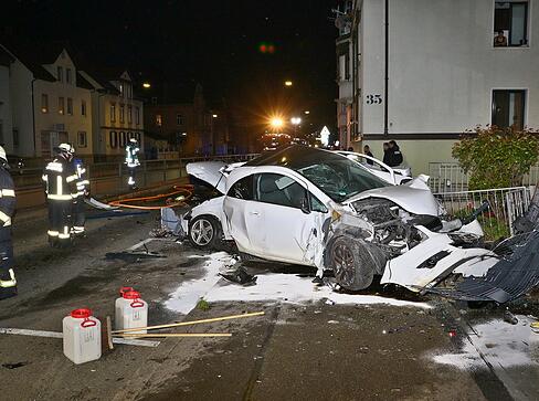 Am sp&auml;ten Mittwochabend, 1. April, ereignete sich in Ludwigsburg ein schwerer Verkehrsunfall mit f&uuml;nf beteiligten Fahrzeugen und mehreren Verletzten.