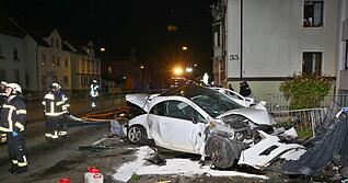 Am sp&auml;ten Mittwochabend, 1. April, ereignete sich in Ludwigsburg ein schwerer Verkehrsunfall mit f&uuml;nf beteiligten Fahrzeugen und mehreren Verletzten.