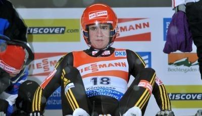 Natalie Geisenberger startet in einen Lauf. Natalie Geisenberger startet in einen Lauf.