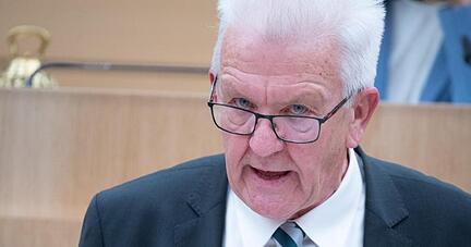 Winfried Kretschmann (Bündnis 90/Die Grünen) spricht im Landtag.