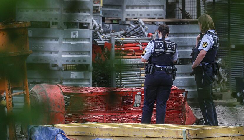 Die Polizei spricht von einem komplexen Ermittlungsverfahren. Die Polizei spricht von einem komplexen Ermittlungsverfahren.