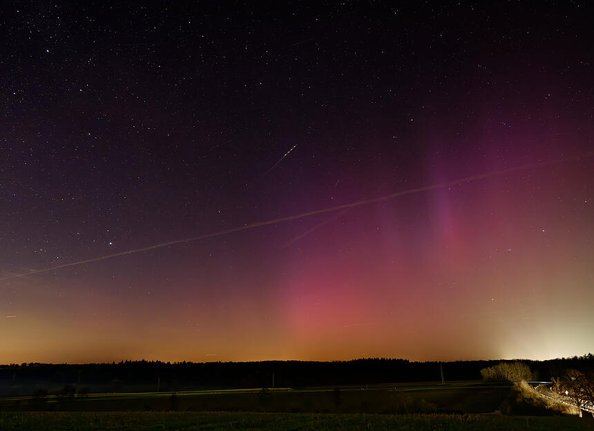 Heimatreporter J&ouml;rg Haffelder hat das bunte Spektakel am Nachthimmel in Obergimpern festgehalten.
