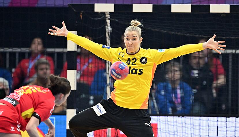 Elf Paraden und drei Treffer gegen Montenegro: Torhüterin Katharina Filter. Elf Paraden und drei Treffer gegen Montenegro: Torhüterin Katharina Filter.