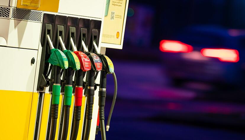 Tanken im Ausland ist manchmal billiger. (Archivbild)