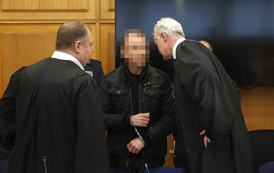 Der Schuldspruch im Heilbronner Gerichtssaal bestätigt die zuvor erhobenen schweren Vorwürfe gegen den Angeklagten.