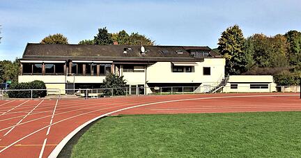 Die Vereine im östlichen Landkreis stemmen sich gegen die hohen Energiepreise. Hier: das Sportzentrum am Stämmlesbrunnen mit dem Clubheim des TSV Weinsberg.
Foto: Margit Stöhr-Michalsky