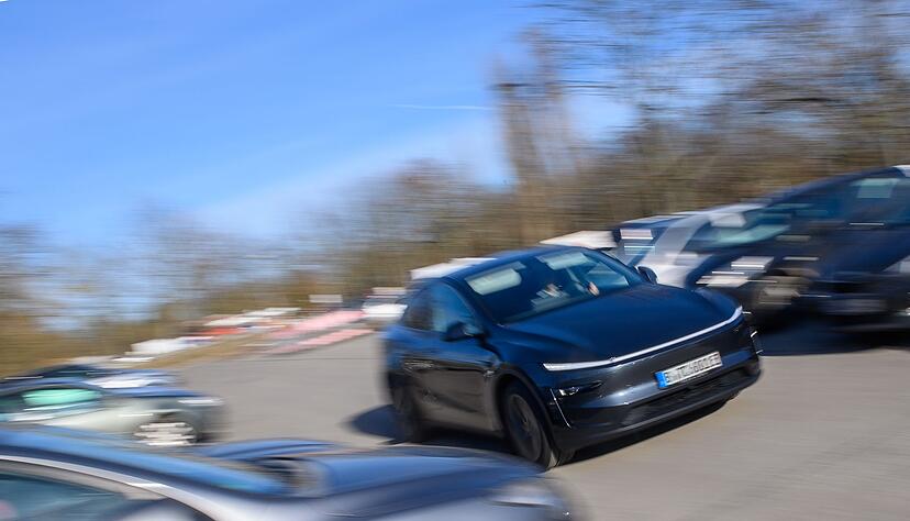 Beim Tesla Model Y «Juniper» wurden etliche Kritikpunkte am Vorgängermodell ausgeräumt. Beim Tesla Model Y «Juniper» wurden etliche Kritikpunkte am Vorgängermodell ausgeräumt.